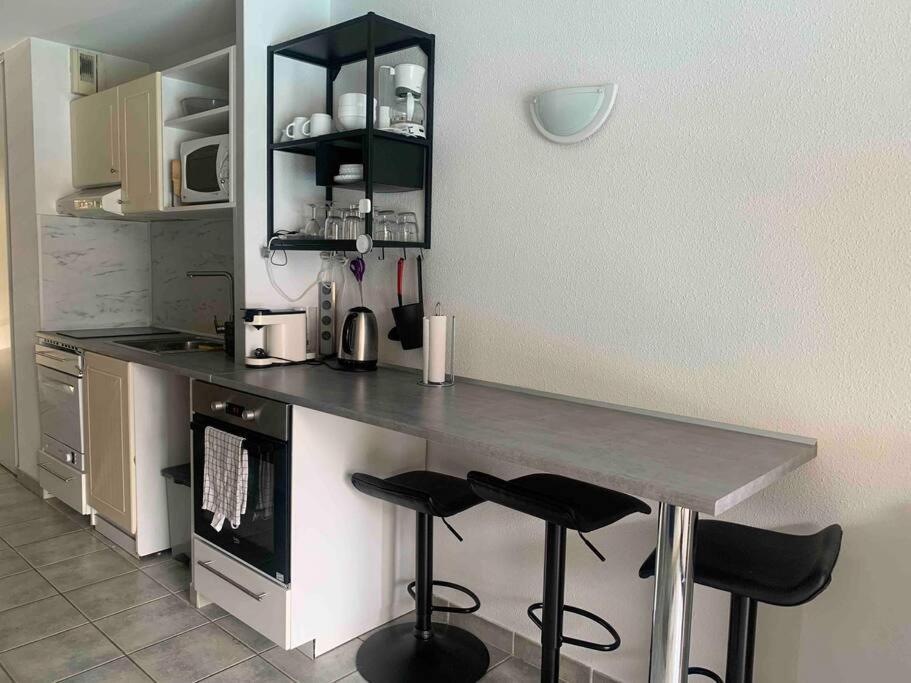 Les Appartements De La Marina Санарі-сюр-Мер Екстер'єр фото